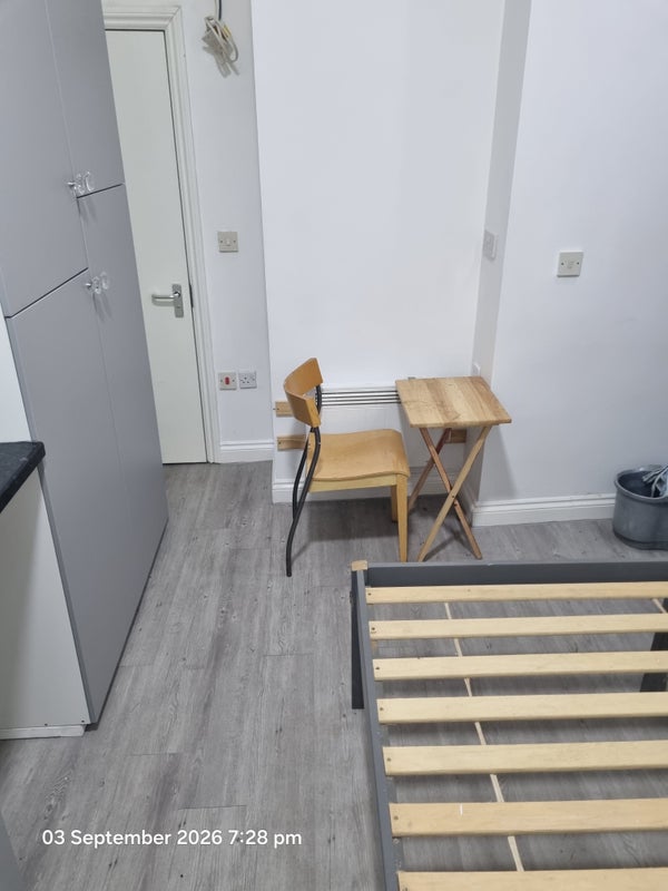 Flat Tamar Way in Greater London