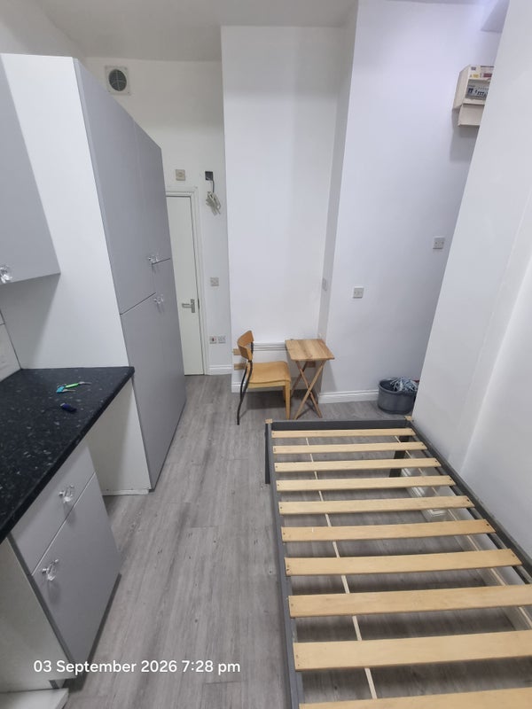 Flat Tamar Way in Greater London