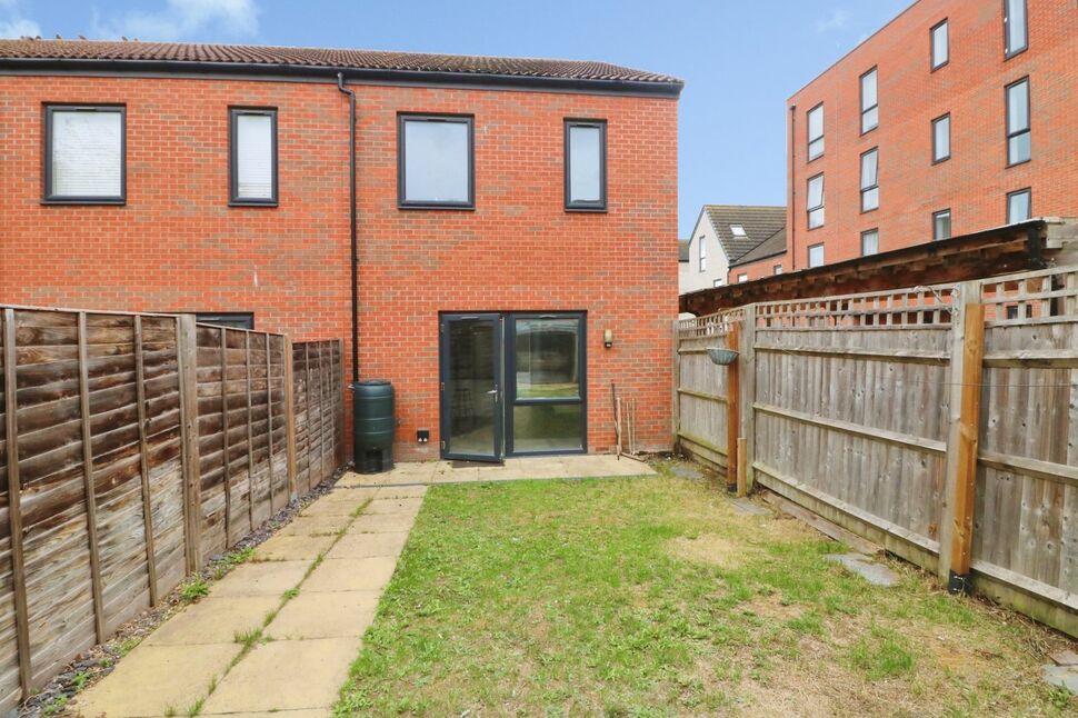 House Marine Crescent in Greater London