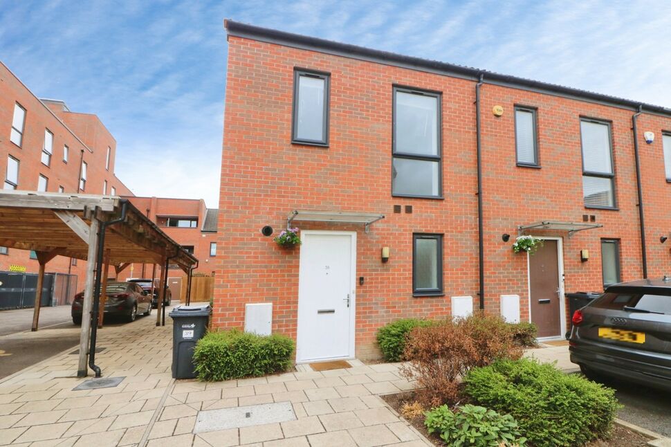 House Marine Crescent in Greater London