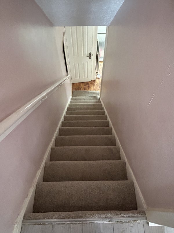 Room Shepherd Close in Crawley