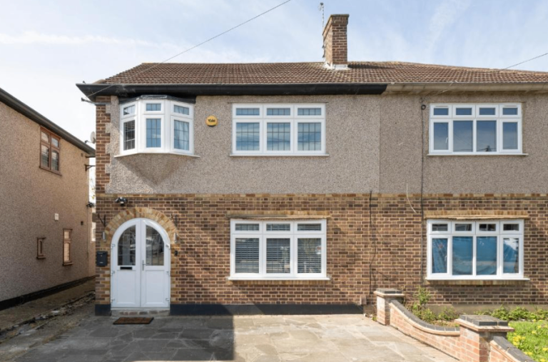 House Moray Close in Greater London