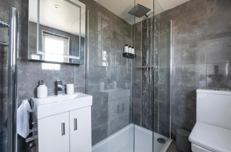 House Moray Close in Greater London