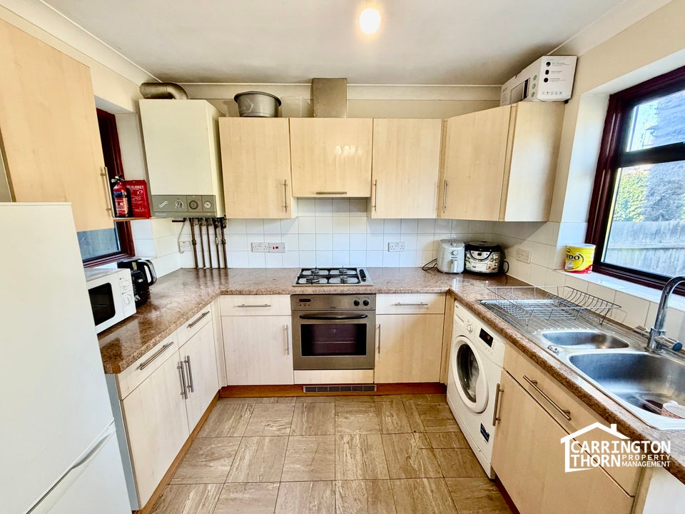 Room Inverine Road in Greater London