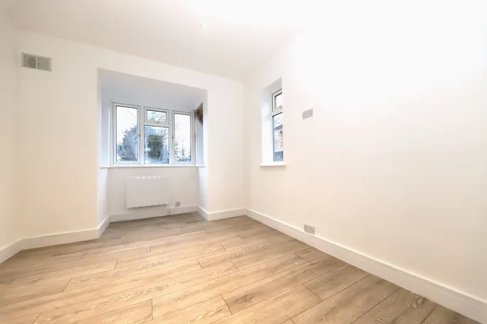 Flat St Albans Road in Watford