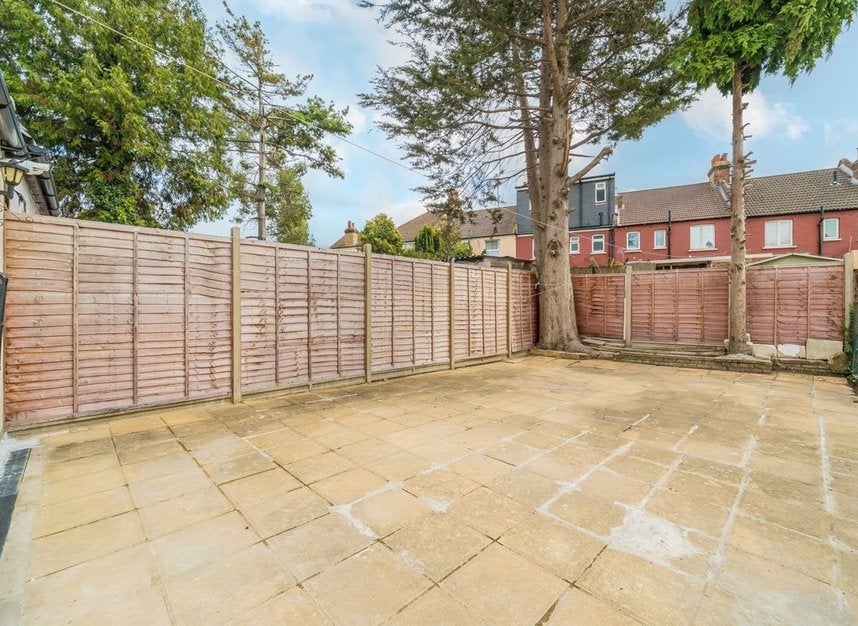 House Colliers Water Lane in Greater London