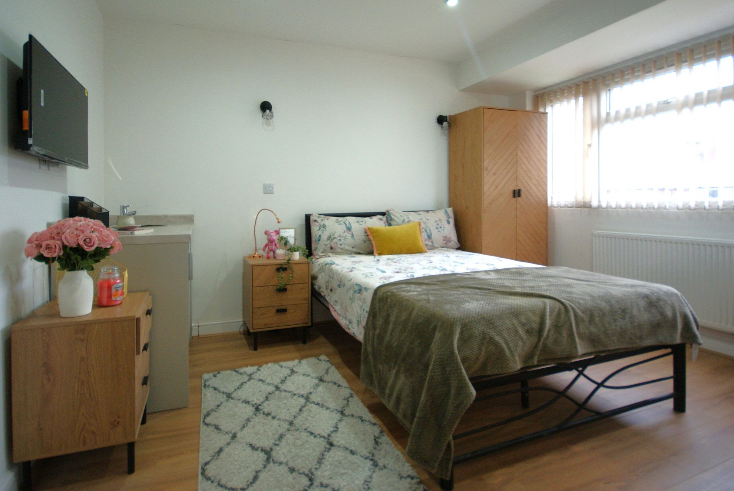 Room Strathdene Road in Birmingham