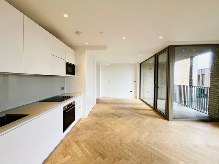 Flat Walm Lane in Greater London