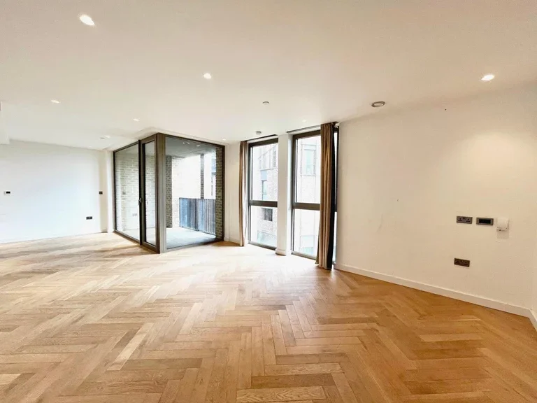 Flat Walm Lane in Greater London