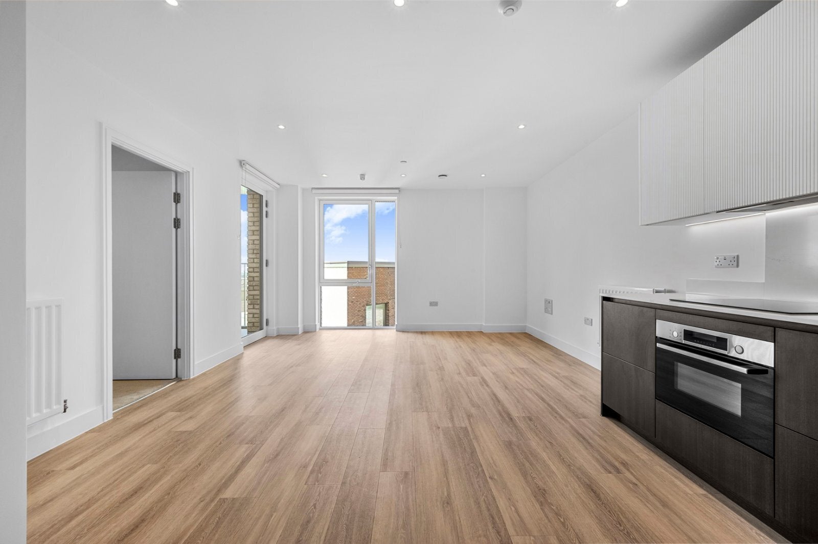 Flat Bollo Bridge Road in Greater London