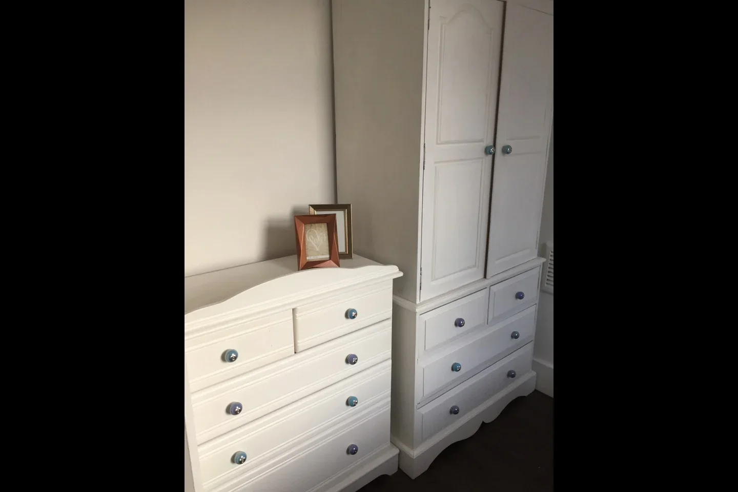 Flat Maud Road in Greater London