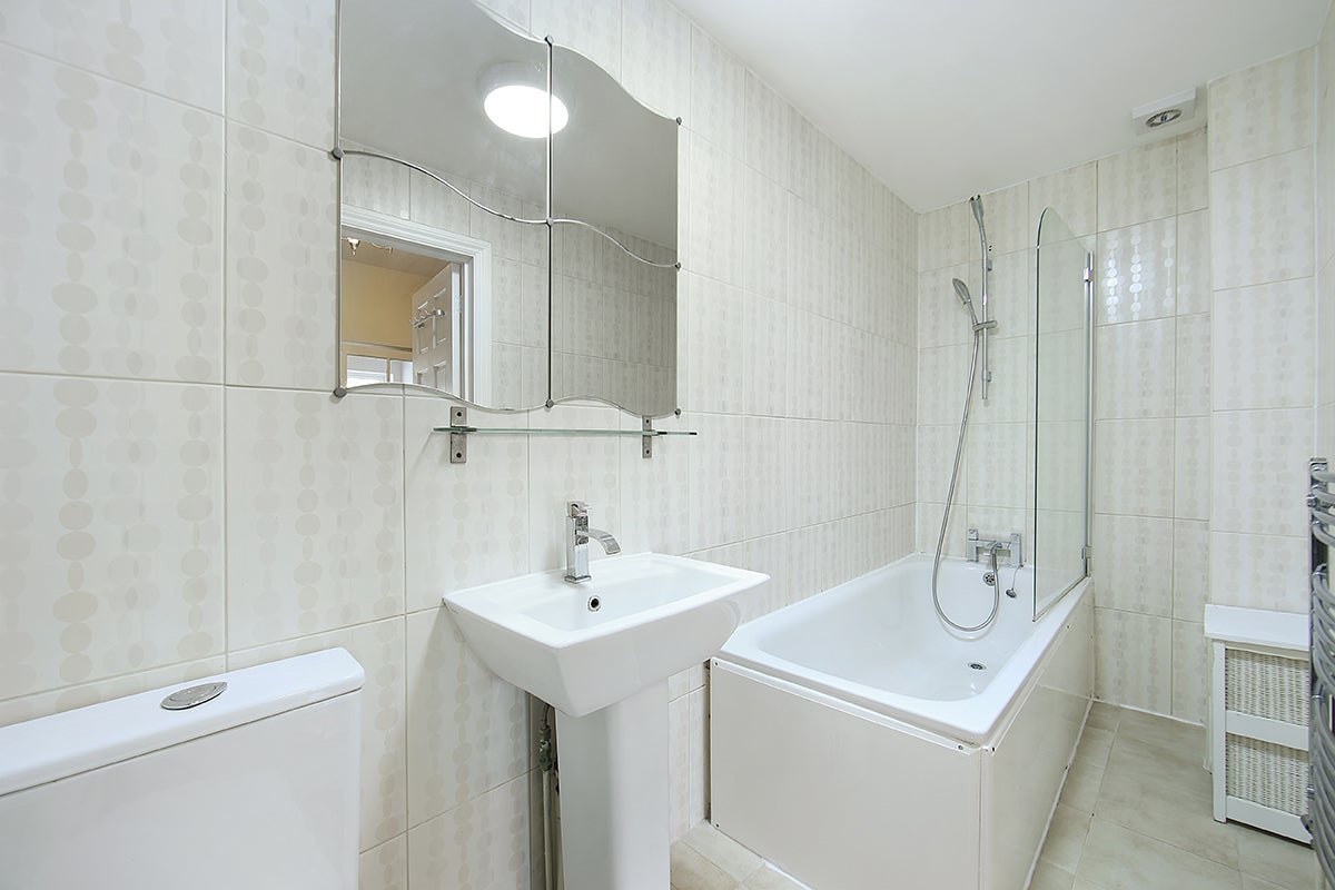 Flat Pollard Road in Greater London