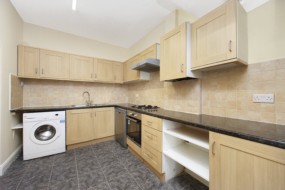 Flat Pollard Road in Greater London