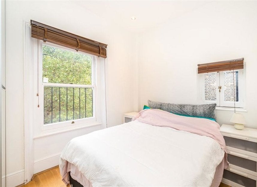 Flat Gledhow Gardens in Greater London