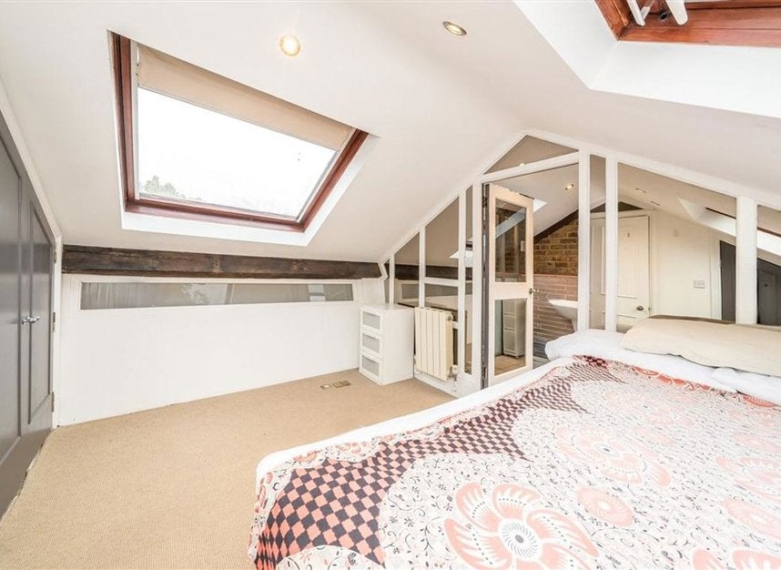 Flat Gledhow Gardens in Greater London