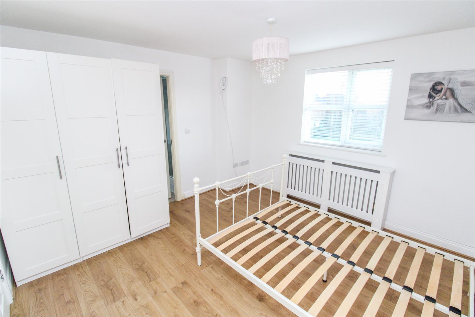 Flat Newmarket Close in Corby