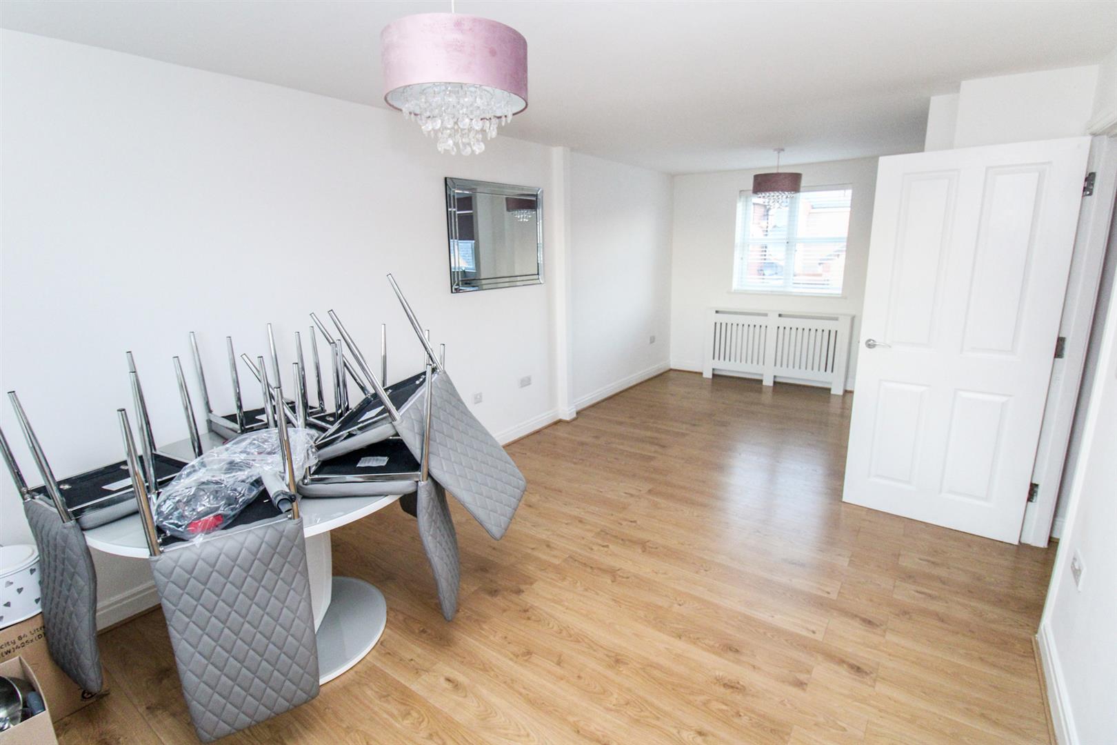 Flat Newmarket Close in Corby