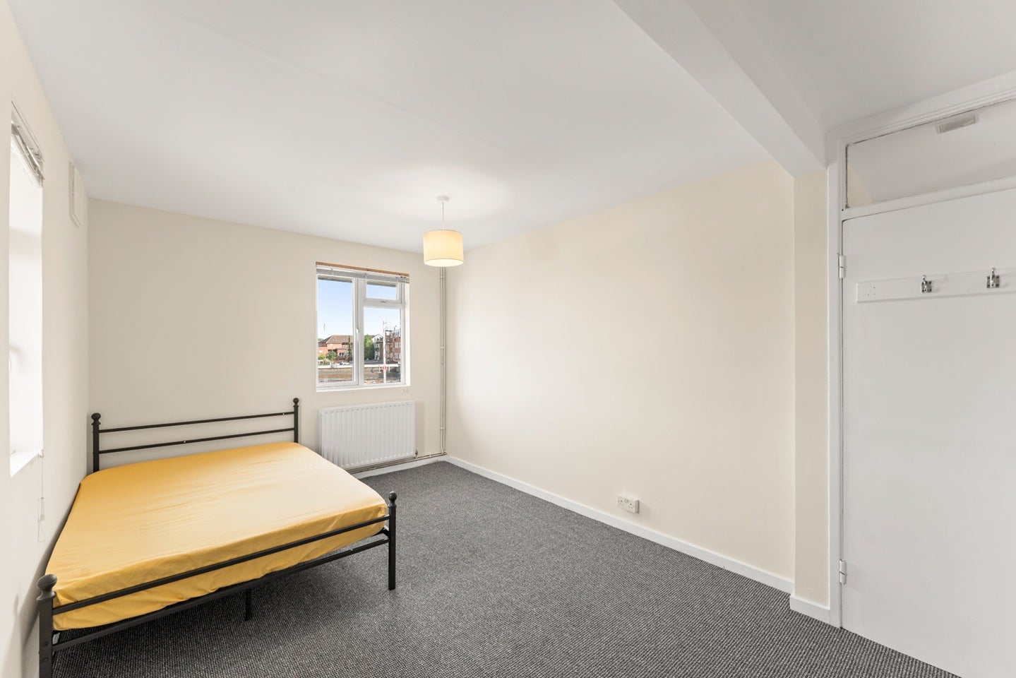 Flat Grand Drive in Greater London
