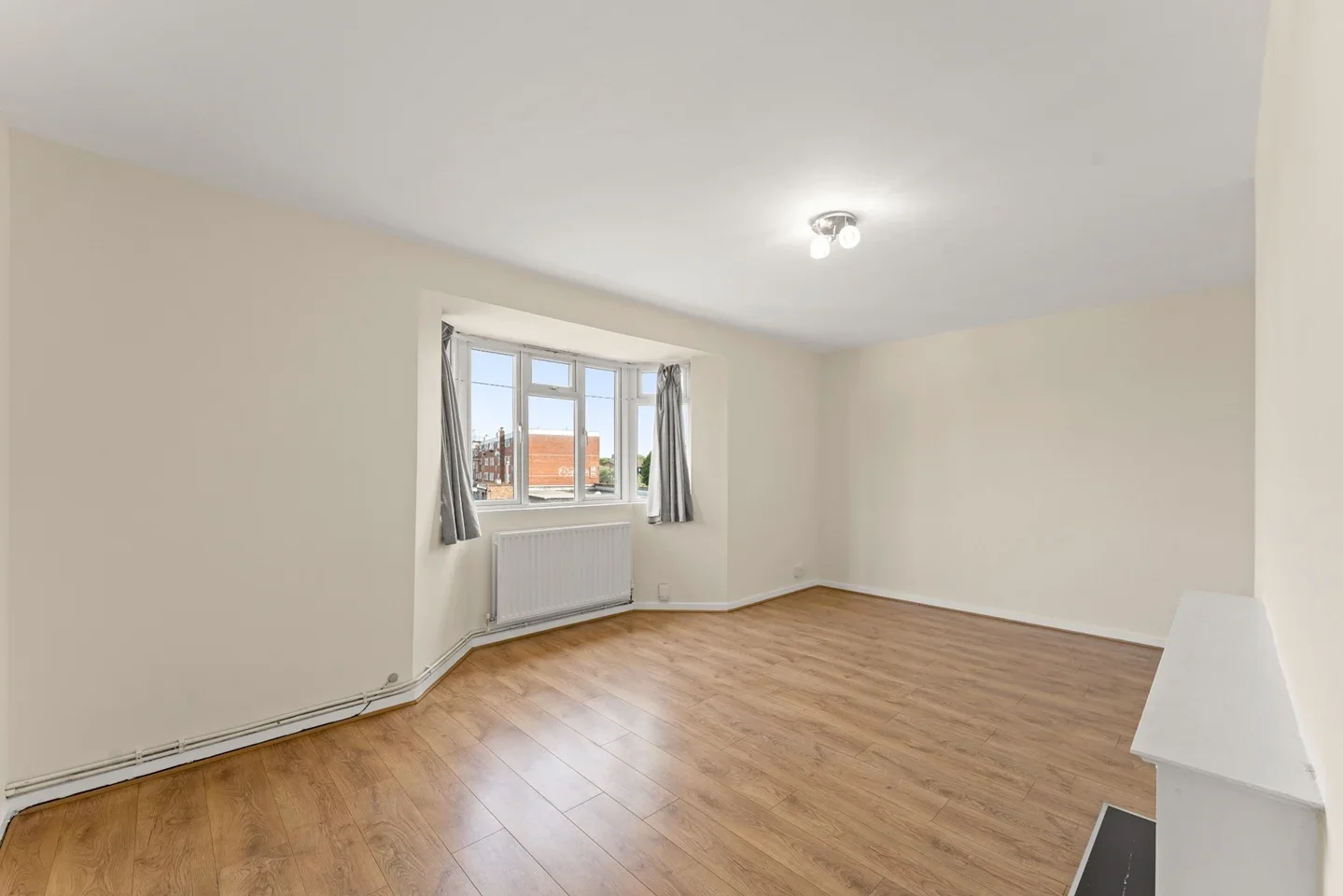 Flat Grand Drive in Greater London