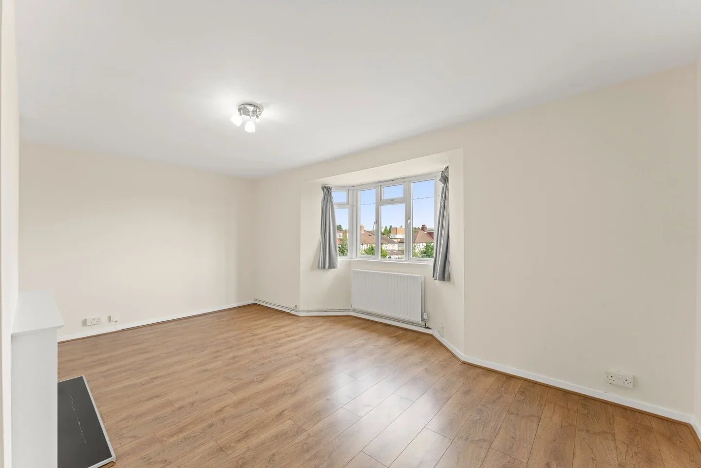 Flat Grand Drive in Greater London