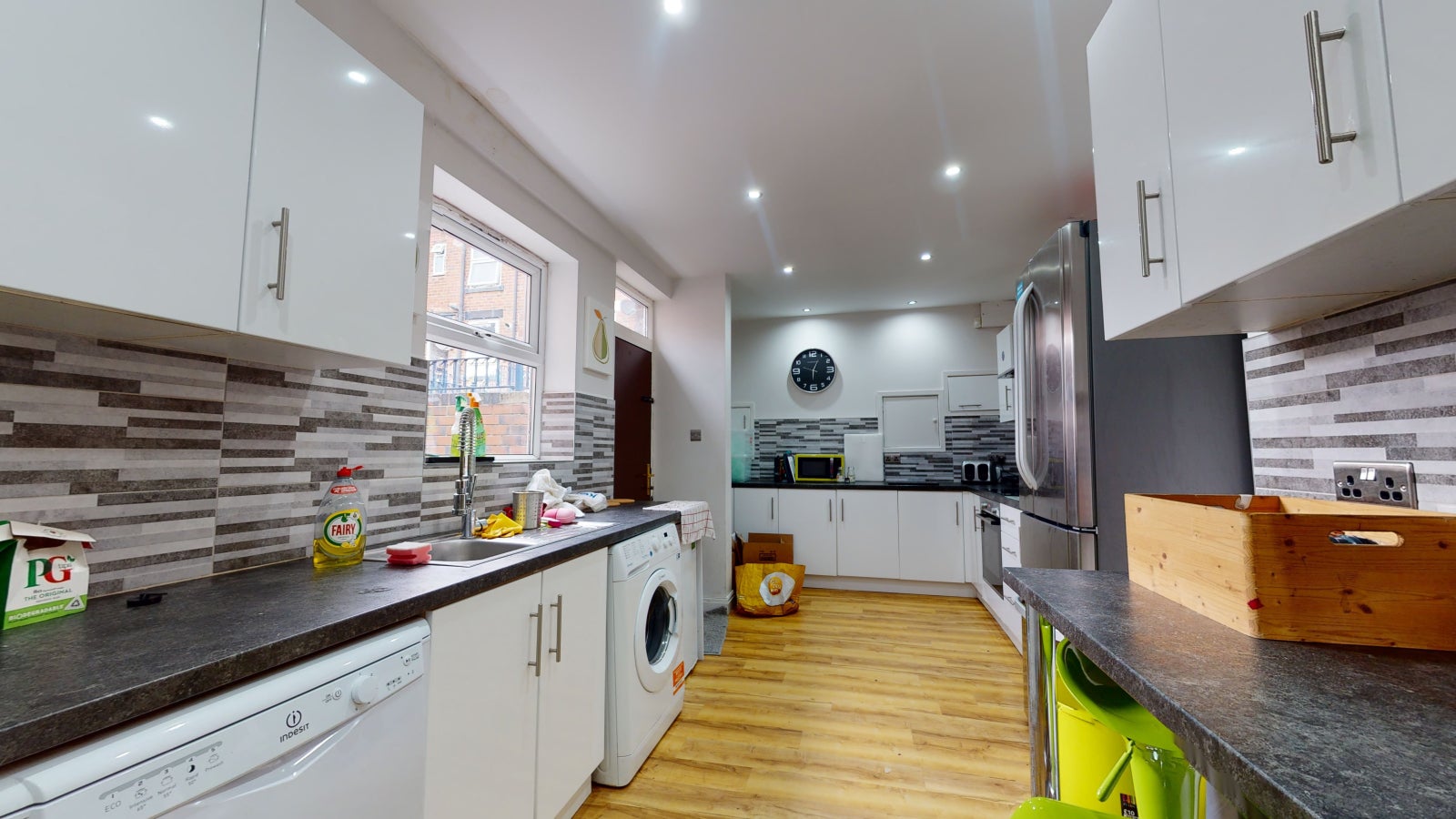 Room Burley Road in Leeds