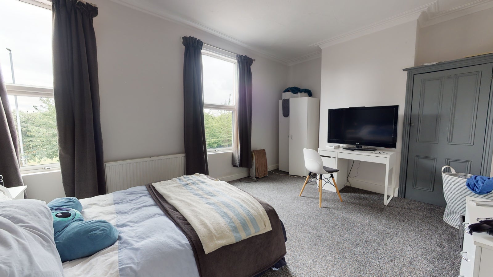 Room Burley Road in Leeds