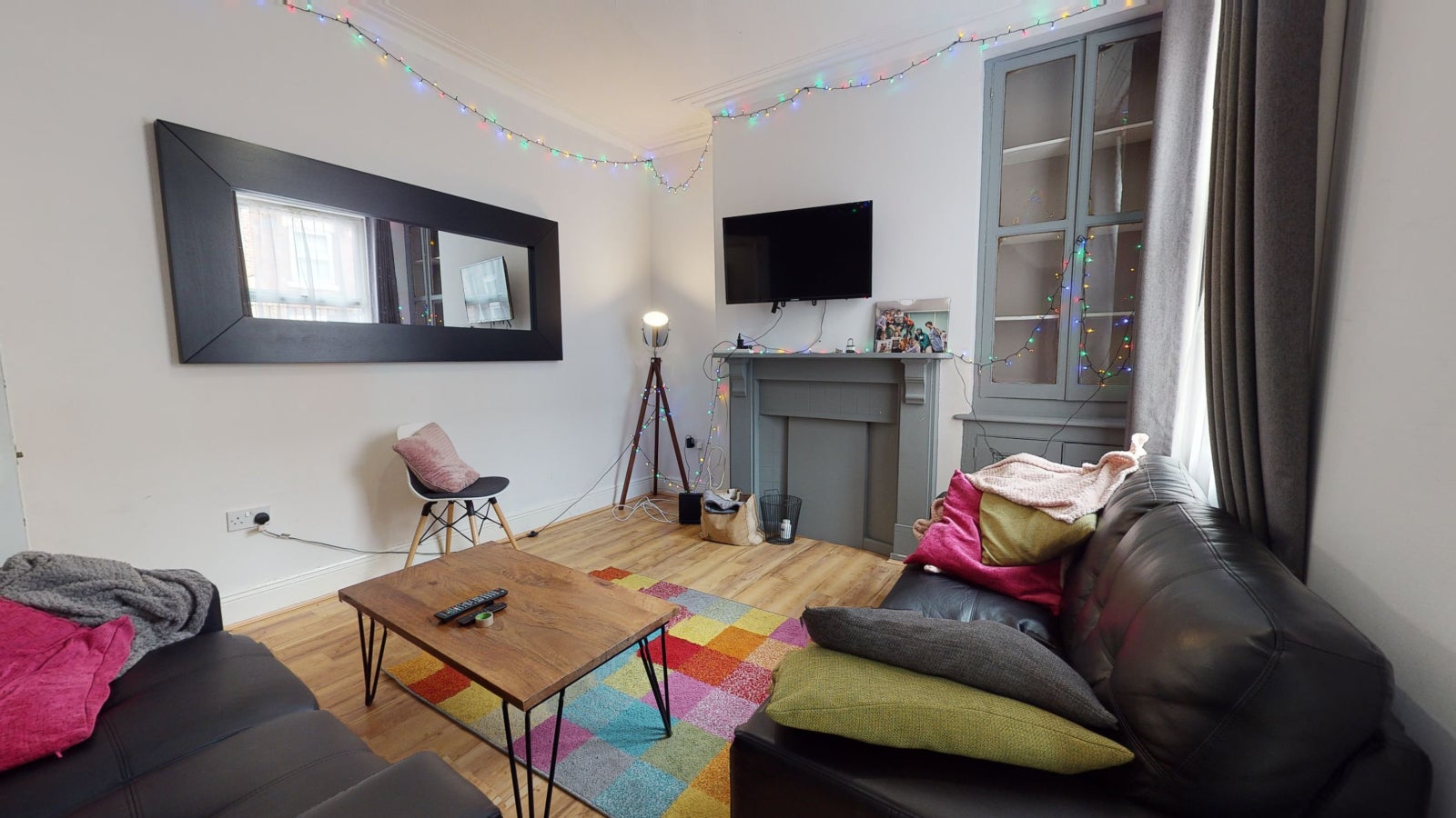 Room Burley Road in Leeds