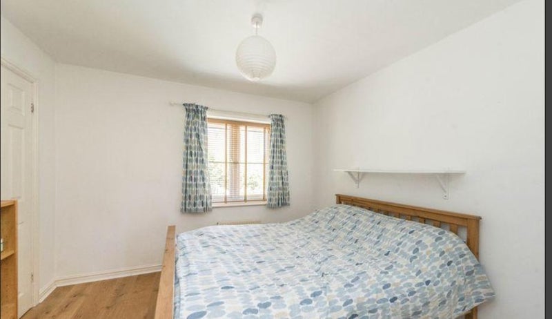 Room Bramwell Drive in Sheffield