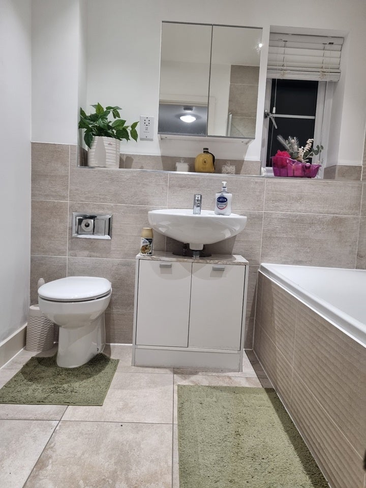 Room Housson Avenue in Borough of Swale