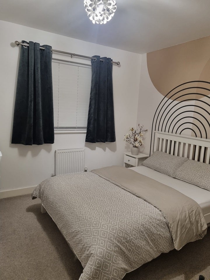 Room Housson Avenue in Borough of Swale
