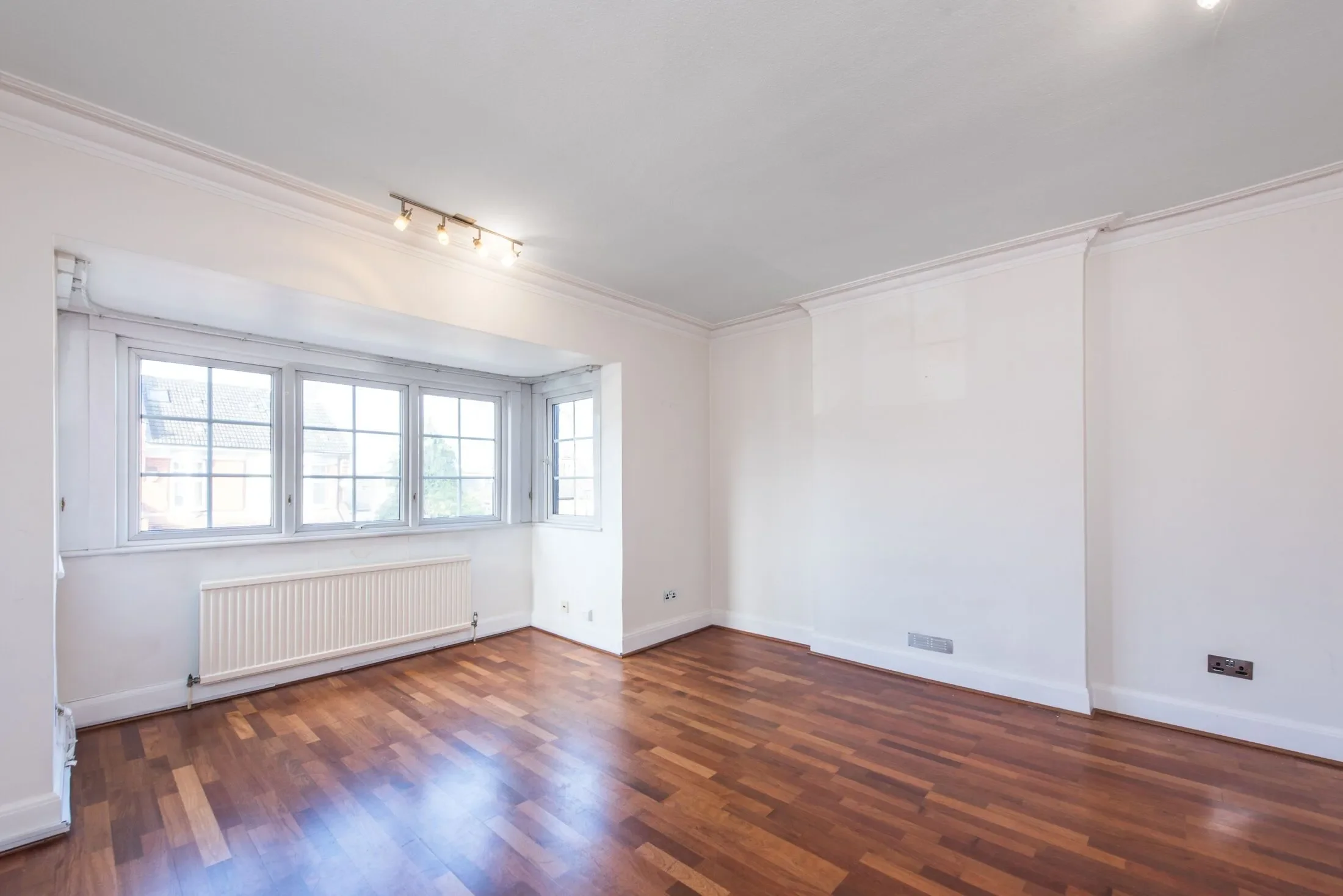 Flat Birley Road in Greater London