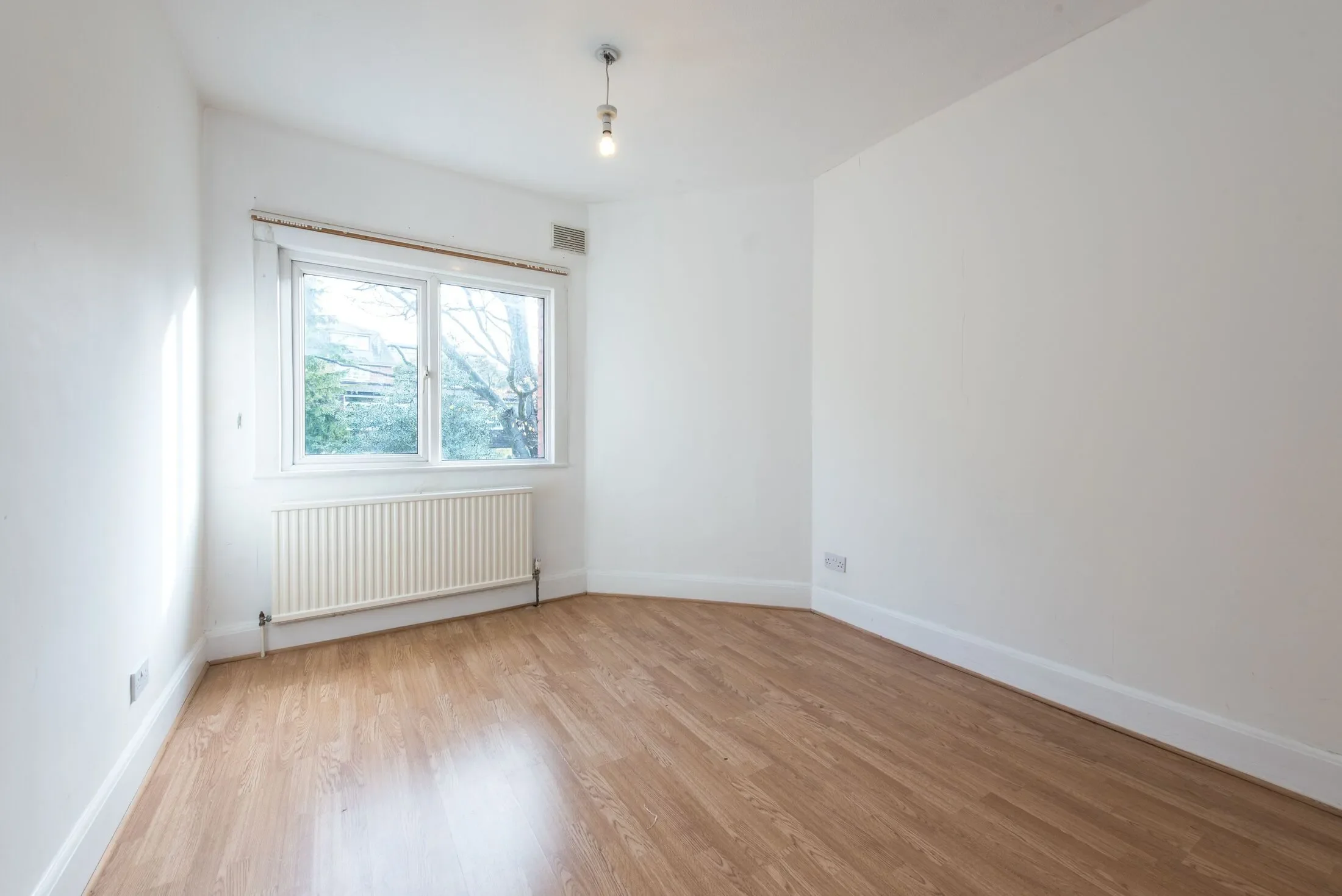 Flat Birley Road in Greater London