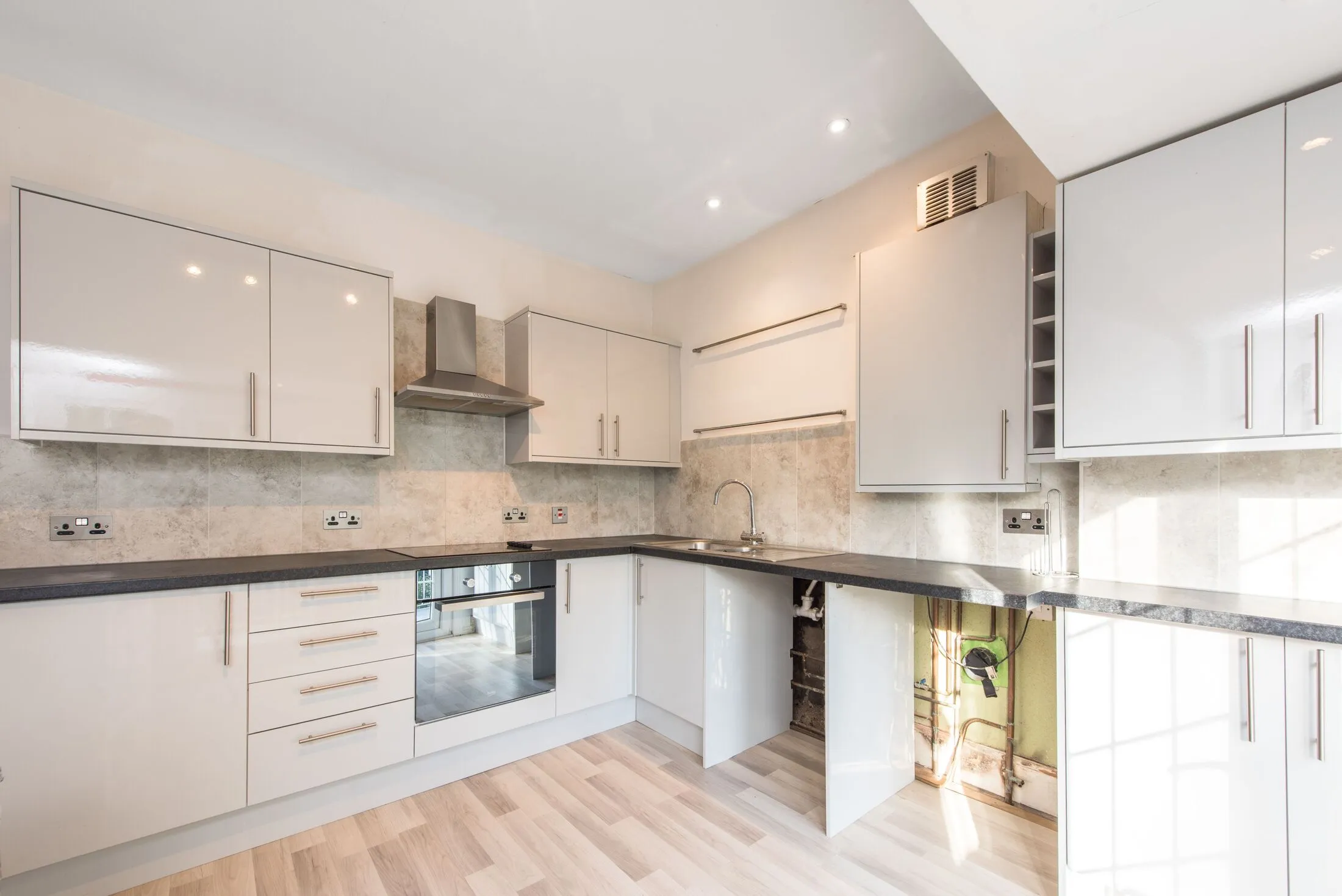 Flat Birley Road in Greater London