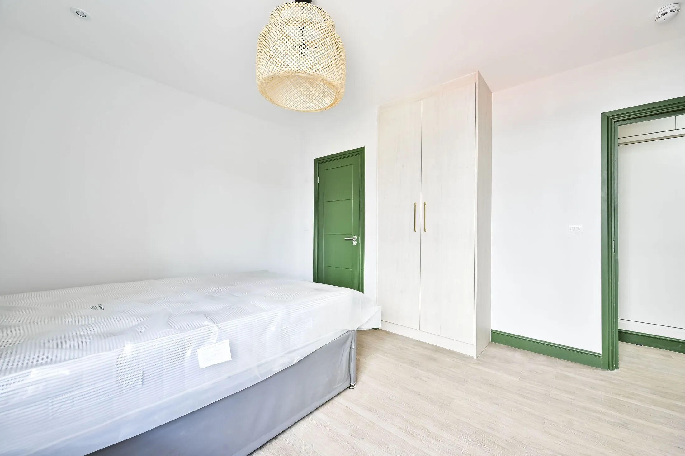 Room Clapham High Street in Greater London