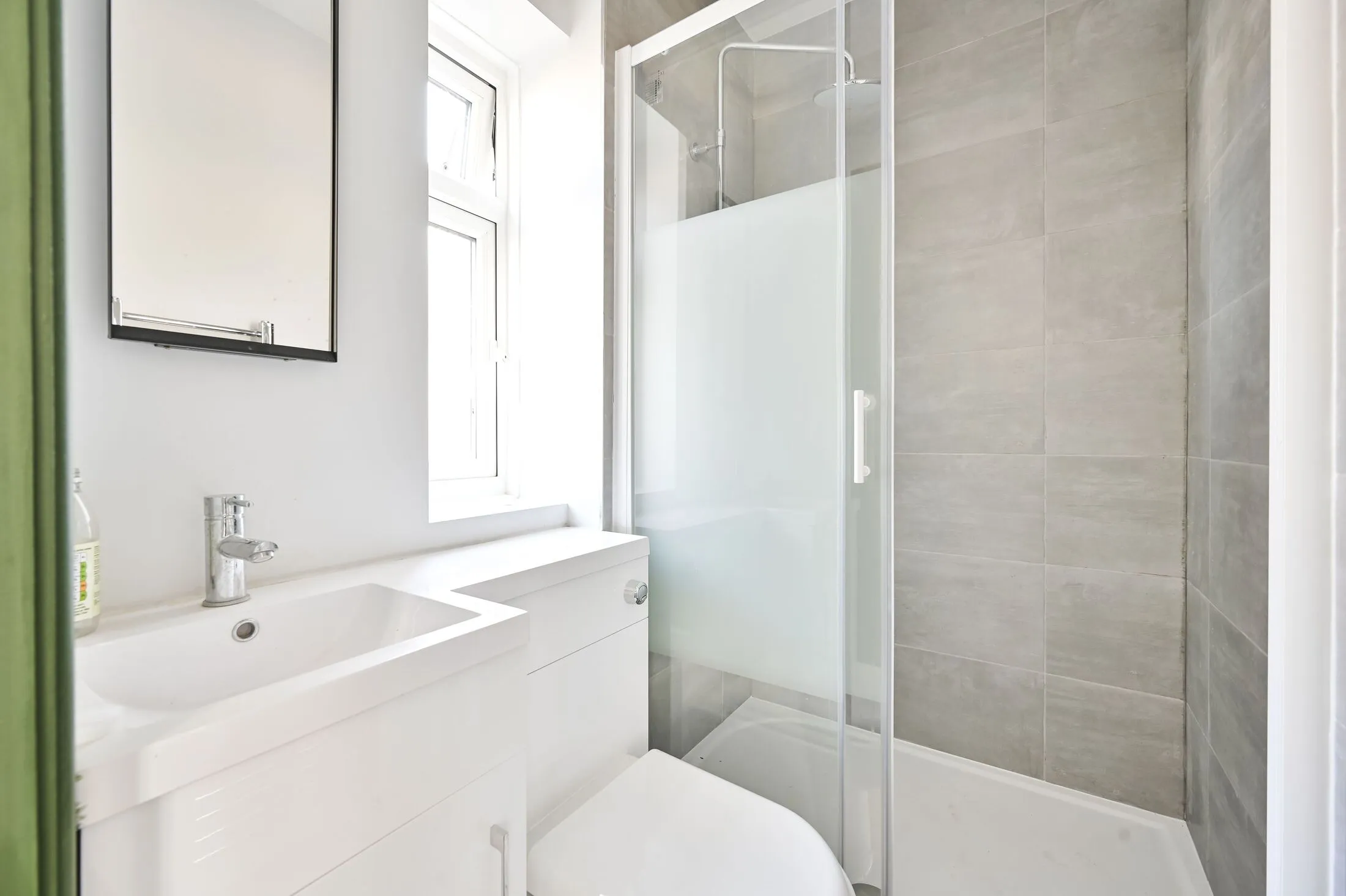 Room Clapham High Street in Greater London