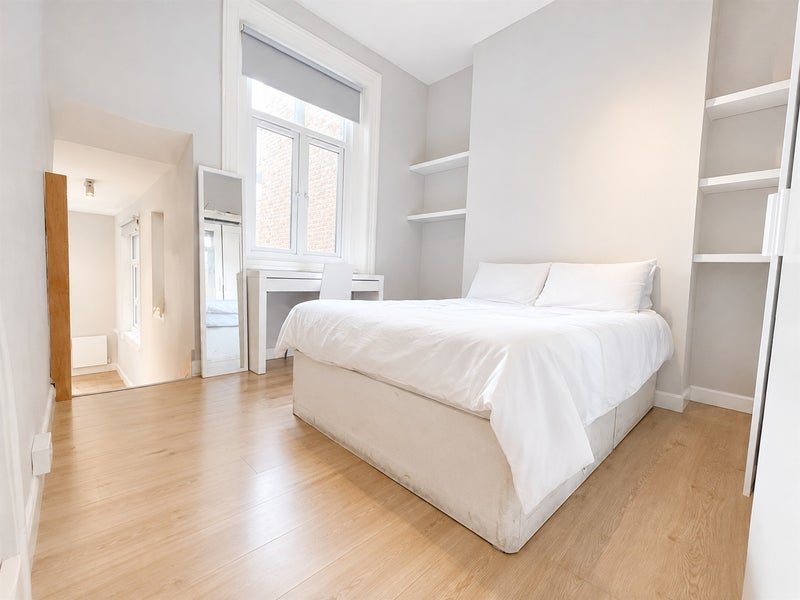 Flat West End Lane in Greater London