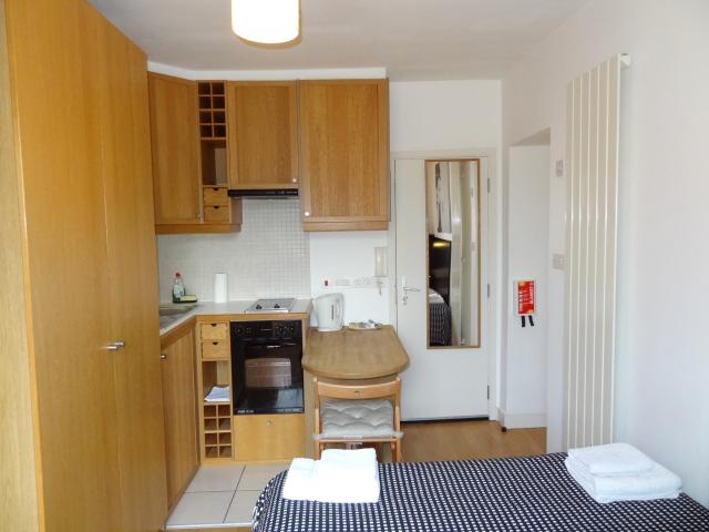 Flat Cartwright Gardens in Greater London