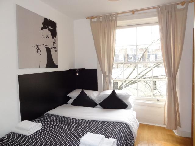 Flat Cartwright Gardens in Greater London