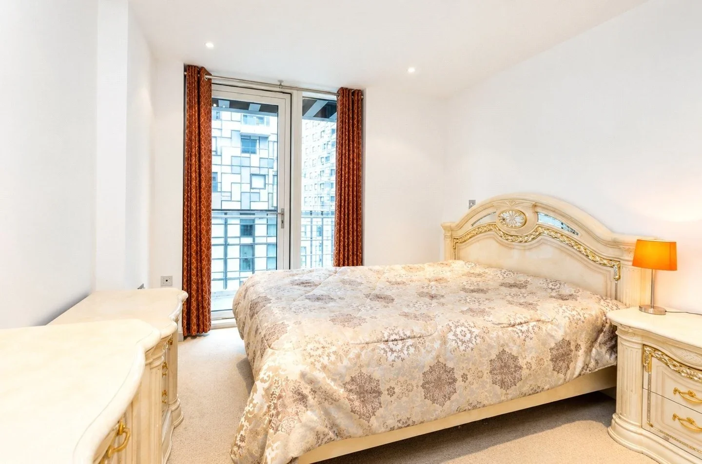 Flat Millharbour in Greater London