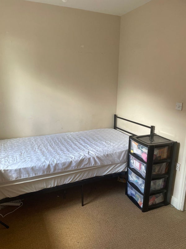 Room Chorlton Road in Manchester