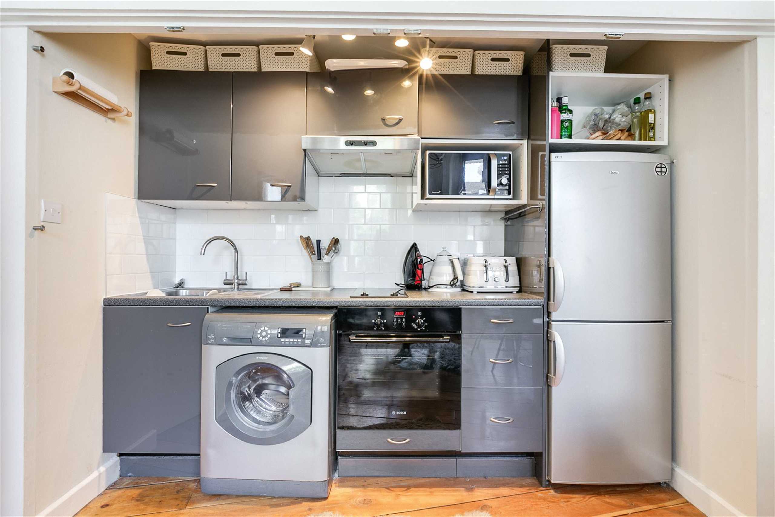 Flat Stanhope Mews South in Greater London