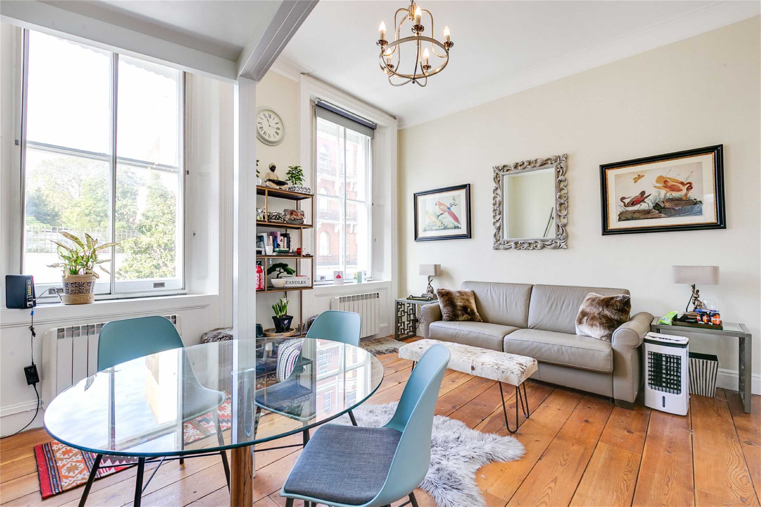 Flat Stanhope Mews South in Greater London