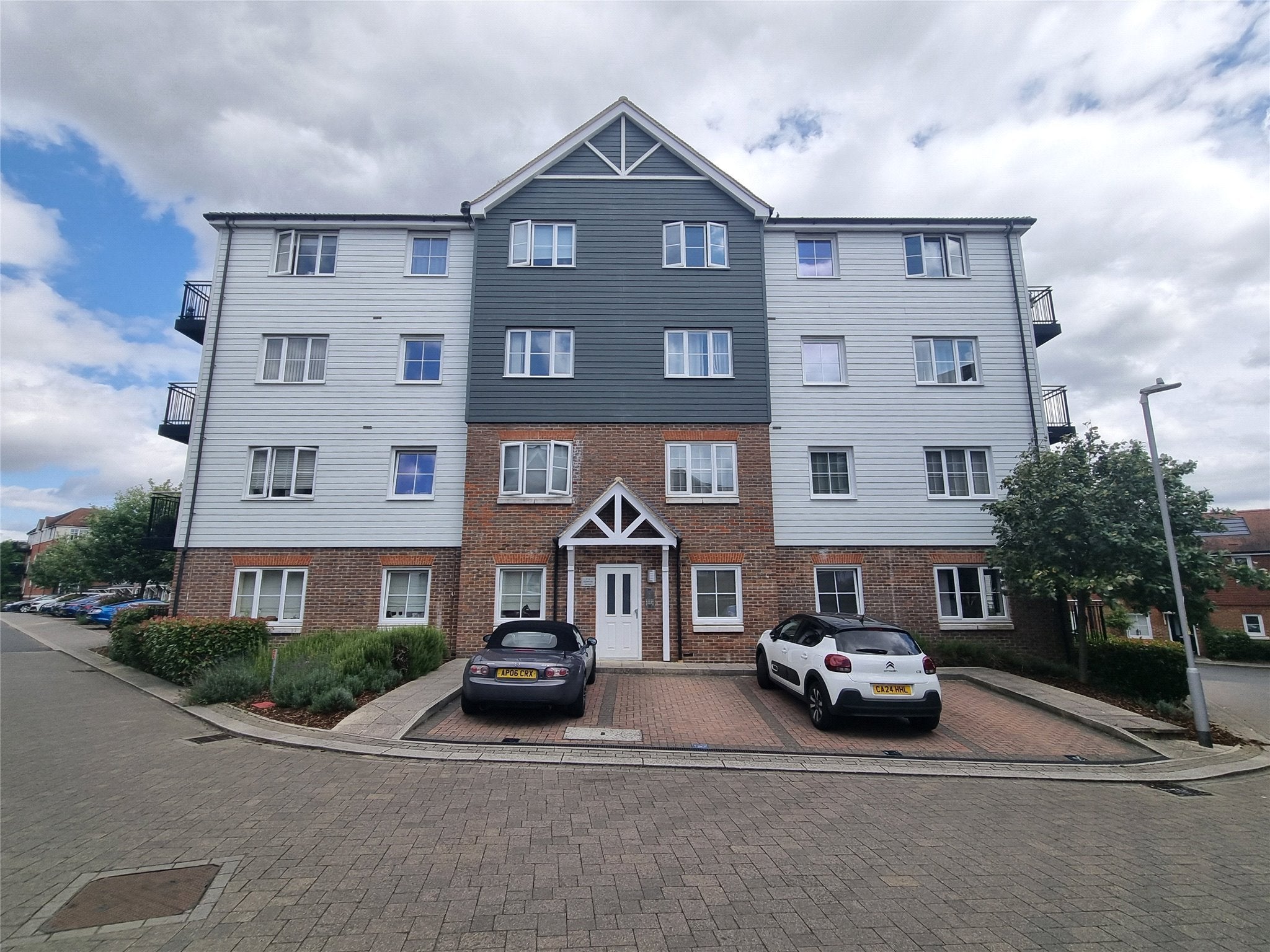 Flat Eden Road in Sevenoaks