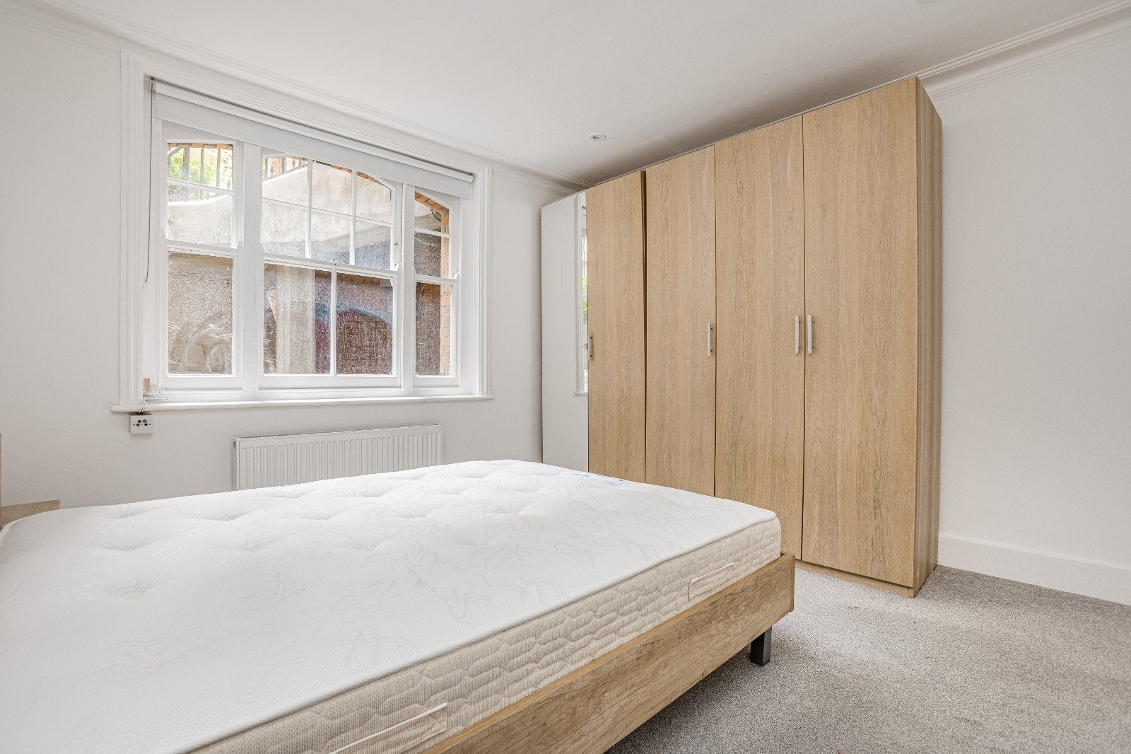 Flat Queen's Club Gardens in Greater London