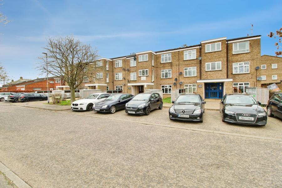 Flat Appleyard in Peterborough