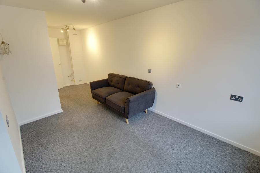 Flat Appleyard in Peterborough