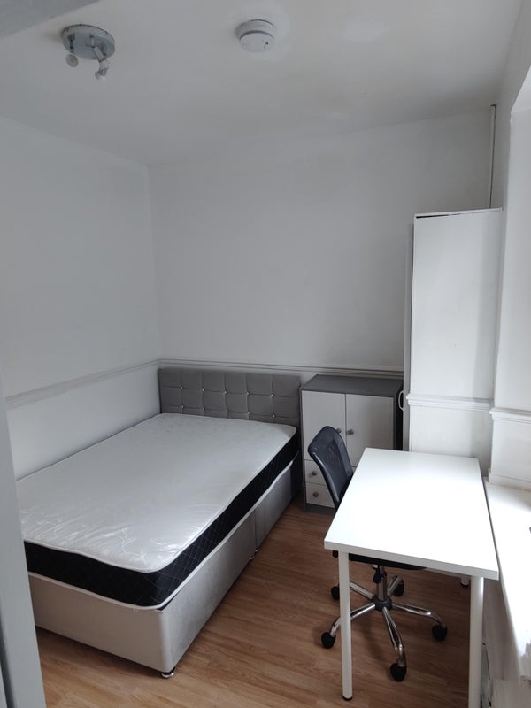 Room Castle Street in Pontypridd