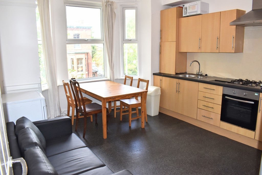 Flat Parsonage Road in Manchester