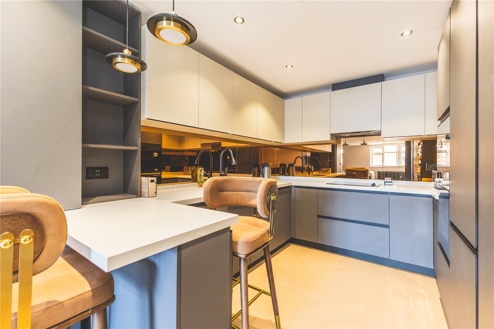 Flat Philpot Street in Greater London