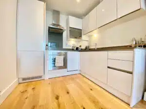 Flat Hoy Street in Greater London